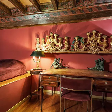 Apartment Baroque Palazzo With Original Old Master Painting, Near Piazza Navona *